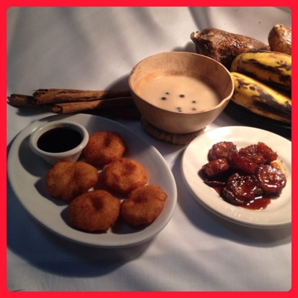 Chilate Con Nuegados Y Platanos en Miel.